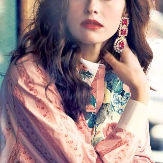 Alexandra Daddario iPhone wallpaper