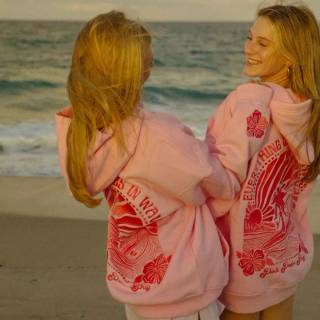 Pink Palm Puff wallpaper