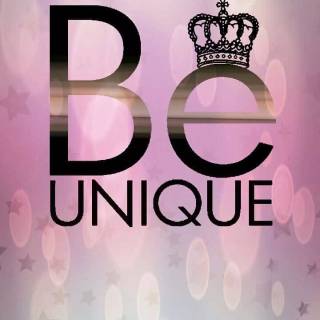 Crown and quotes wallpaper