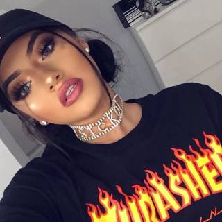 Baddie face wallpaper