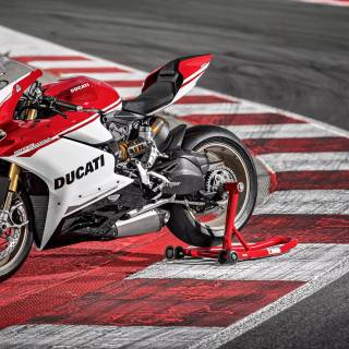 Race track 4k wallpaper