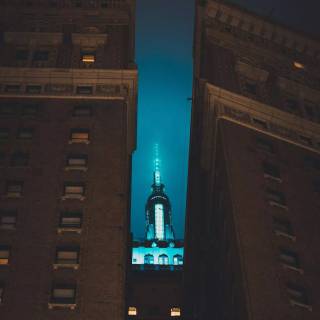 Glowing iPhone wallpaper