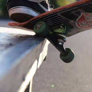 Skateboarding phone wallpaper