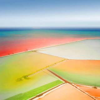 iPhone SE default wallpaper