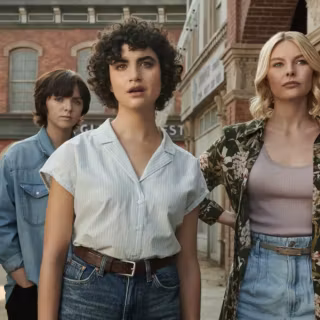 Sally Hardesty wallpaper