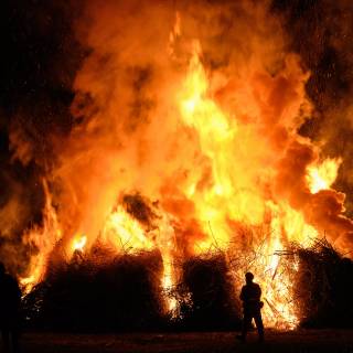 Gigantic fire wallpaper