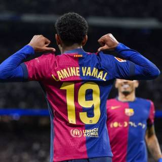 Lamine Yamal computer wallpaper