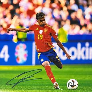 Lamine Yamal computer wallpaper