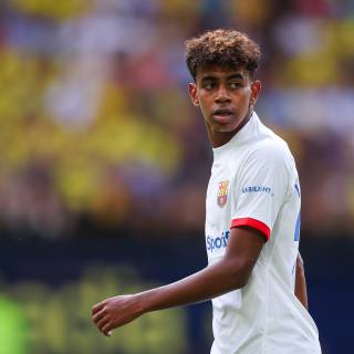 Lamine Yamal computer wallpaper