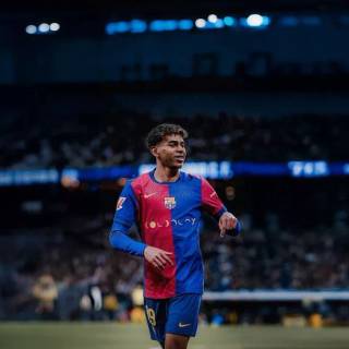 Lamine Yamal computer wallpaper