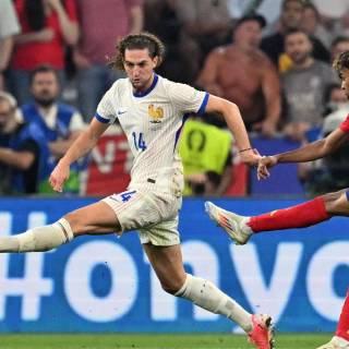 Lamine Yamal computer wallpaper