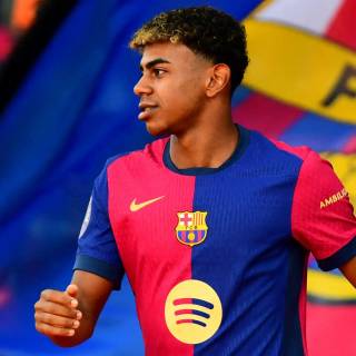 Lamine Yamal computer wallpaper