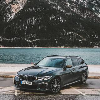 BMW G21 wallpaper