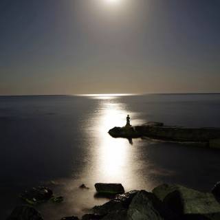 Moonlight seascape wallpaper
