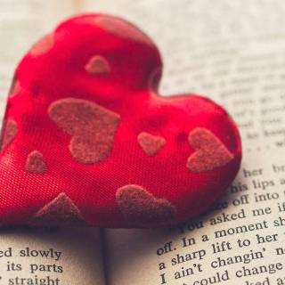 iPhone 11 love wallpaper