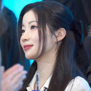 Asa Babymonster wallpaper