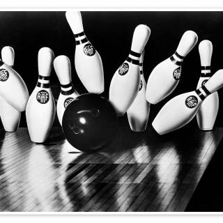 Bowling pins wallpaper