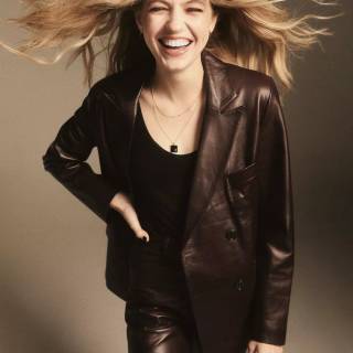 Olivia Scott Welch wallpaper