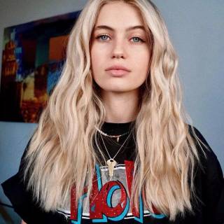 Olivia Scott Welch wallpaper