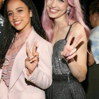 Olivia Scott Welch wallpaper