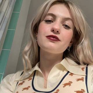 Olivia Scott Welch wallpaper