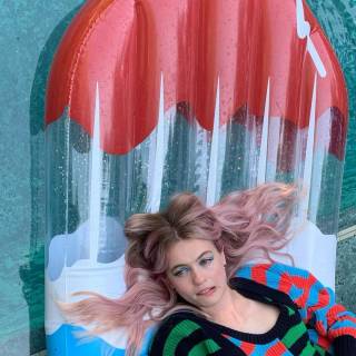 Olivia Scott Welch wallpaper