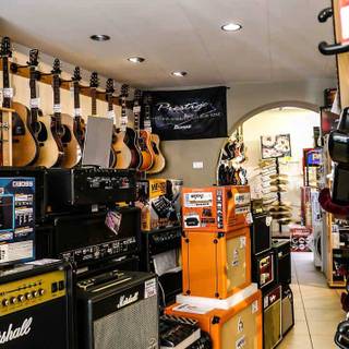 Music store wallpaper