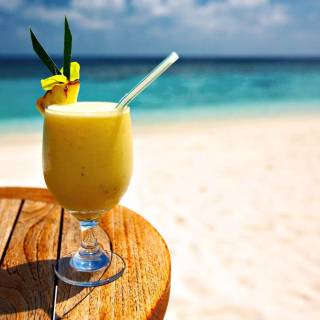 Tropical drinks wallpaper