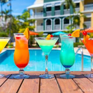 Tropical drinks wallpaper