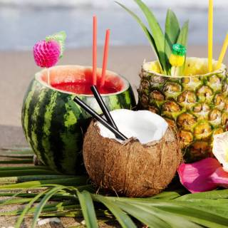 Tropical drinks wallpaper