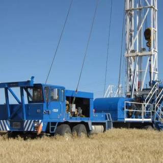 Service harvesting rig wallpaper