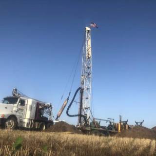 Service harvesting rig wallpaper