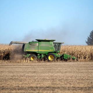 Service harvesting rig wallpaper