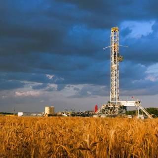 Service harvesting rig wallpaper