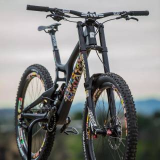 Santa Cruz v10 wallpaper