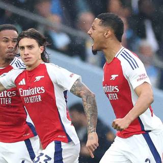 Arsenal 2025 wallpaper