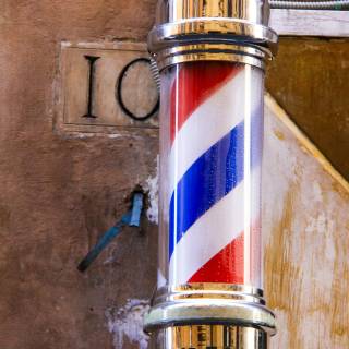 Barber's pole wallpaper