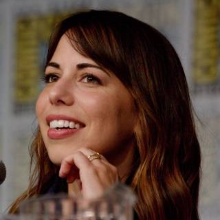 Laura Bailey wallpaper