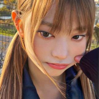 Haerin NewJeans wallpaper