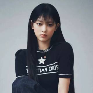 Haerin NewJeans wallpaper