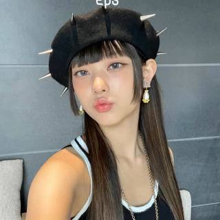 Haerin NewJeans wallpaper