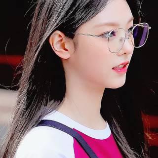 Haerin NewJeans wallpaper