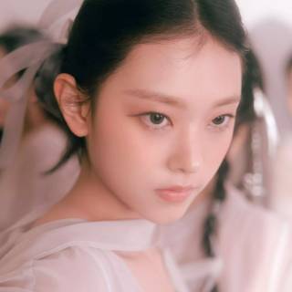 Haerin NewJeans wallpaper