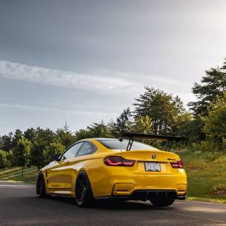 BMW yellow wallpaper