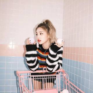 Yeji aesthetic wallpaper