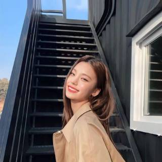 Yeji aesthetic wallpaper