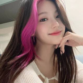 Yeji aesthetic wallpaper