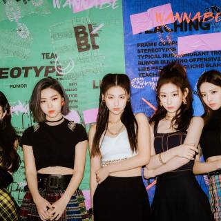 Yeji aesthetic wallpaper