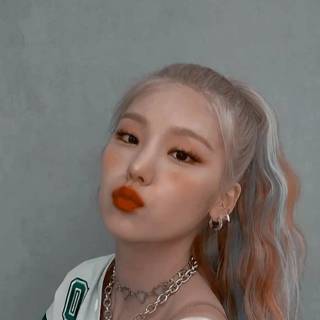 Yeji aesthetic wallpaper