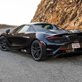 McLaren 765LT black wallpaper